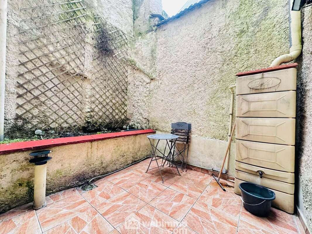 Une cour, trés agréable ! - Appartement à LAON