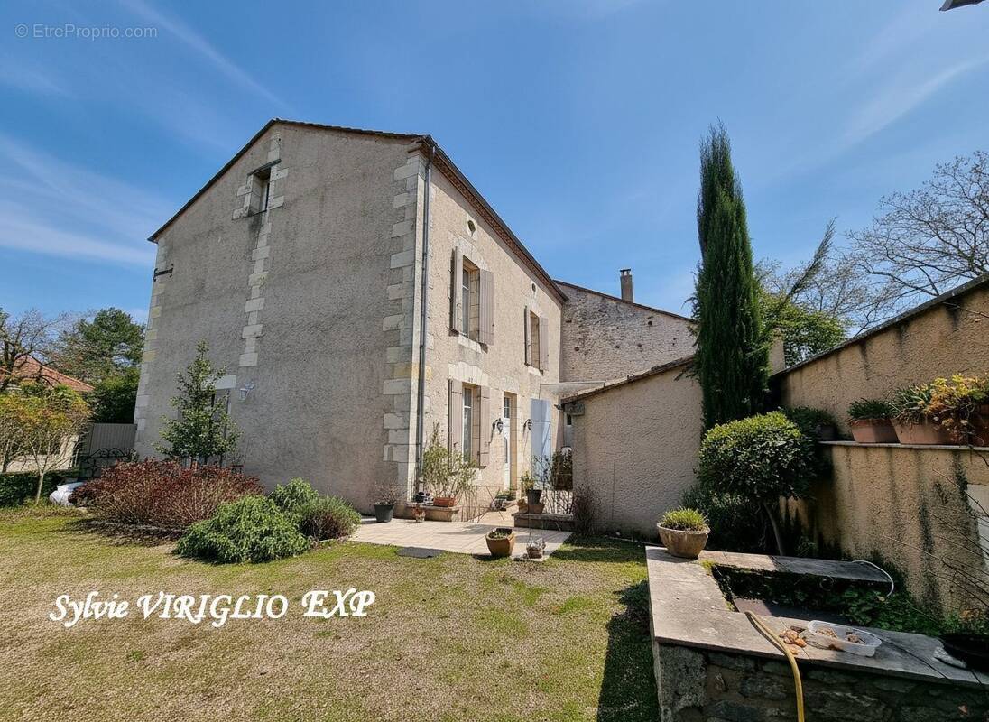 Maison à ISSIGEAC