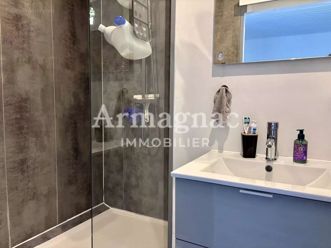 Maison à VIC-FEZENSAC