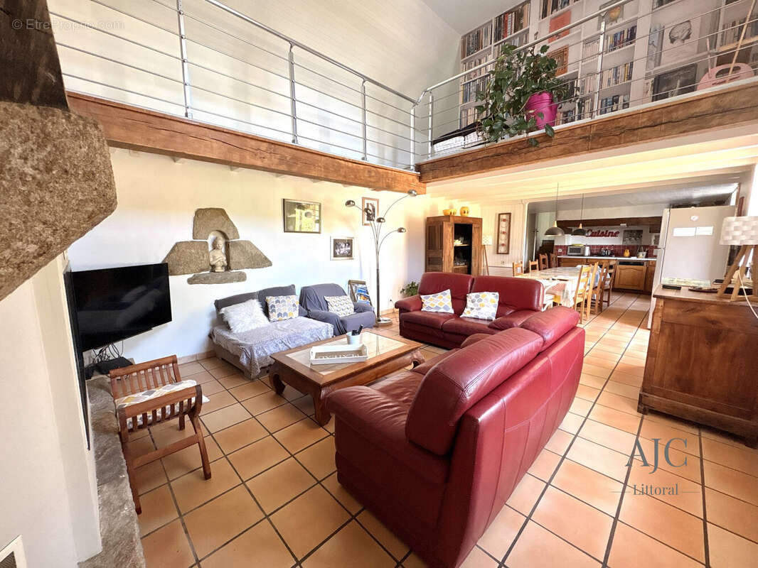 Maison 165 m² à Plogastel-Saint-Germain  - photo 4