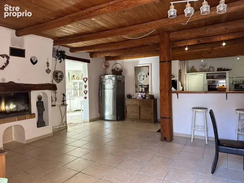 Villa 5 pièces de 128 m2 avec très grande terrasse, parking et terrains. - photo 6
