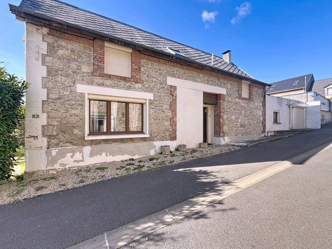 Maison à MONAMPTEUIL