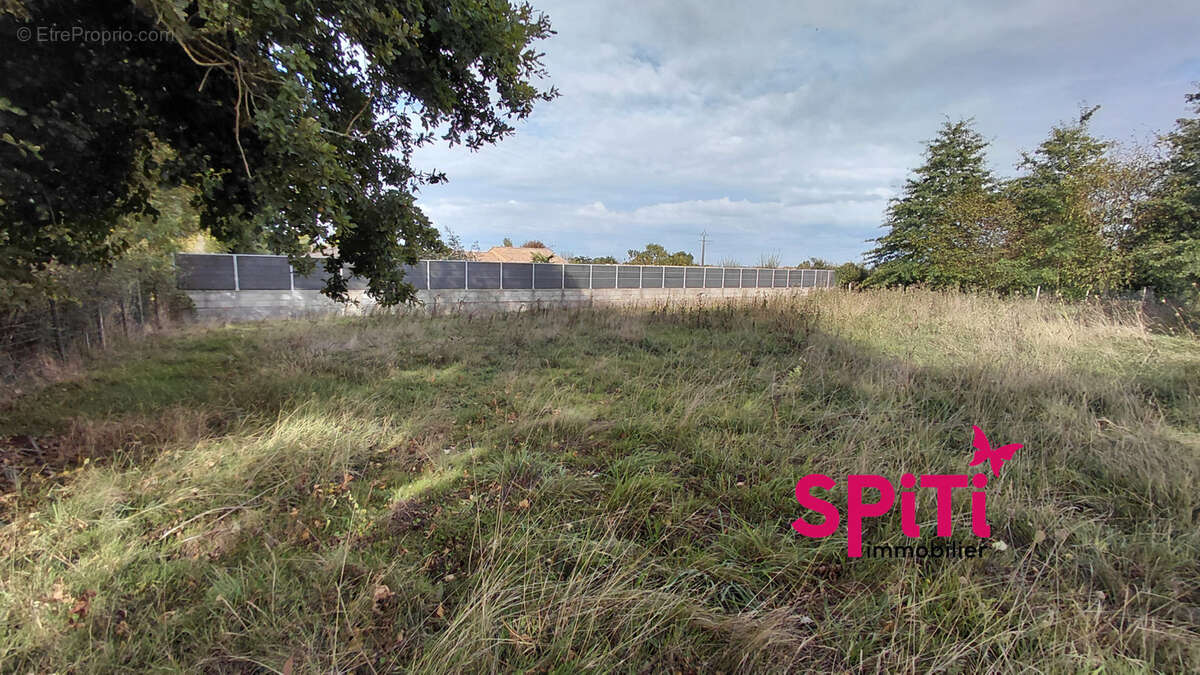 Maison à SAINT-HILAIRE-LE-VOUHIS