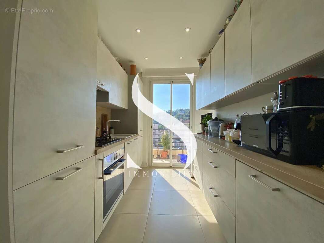 Appartement à VALLAURIS