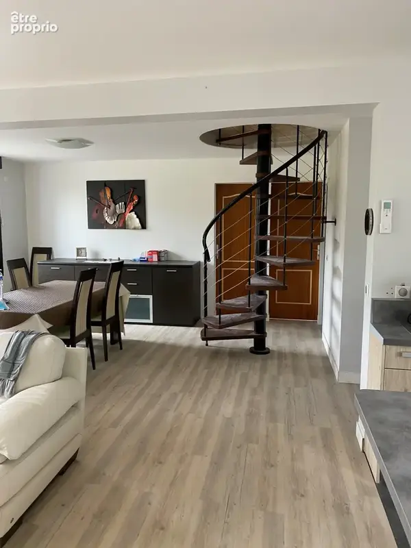 Maison f8 sur 3 niveaux totalement renovee avec plusieurs appartements - photo 10