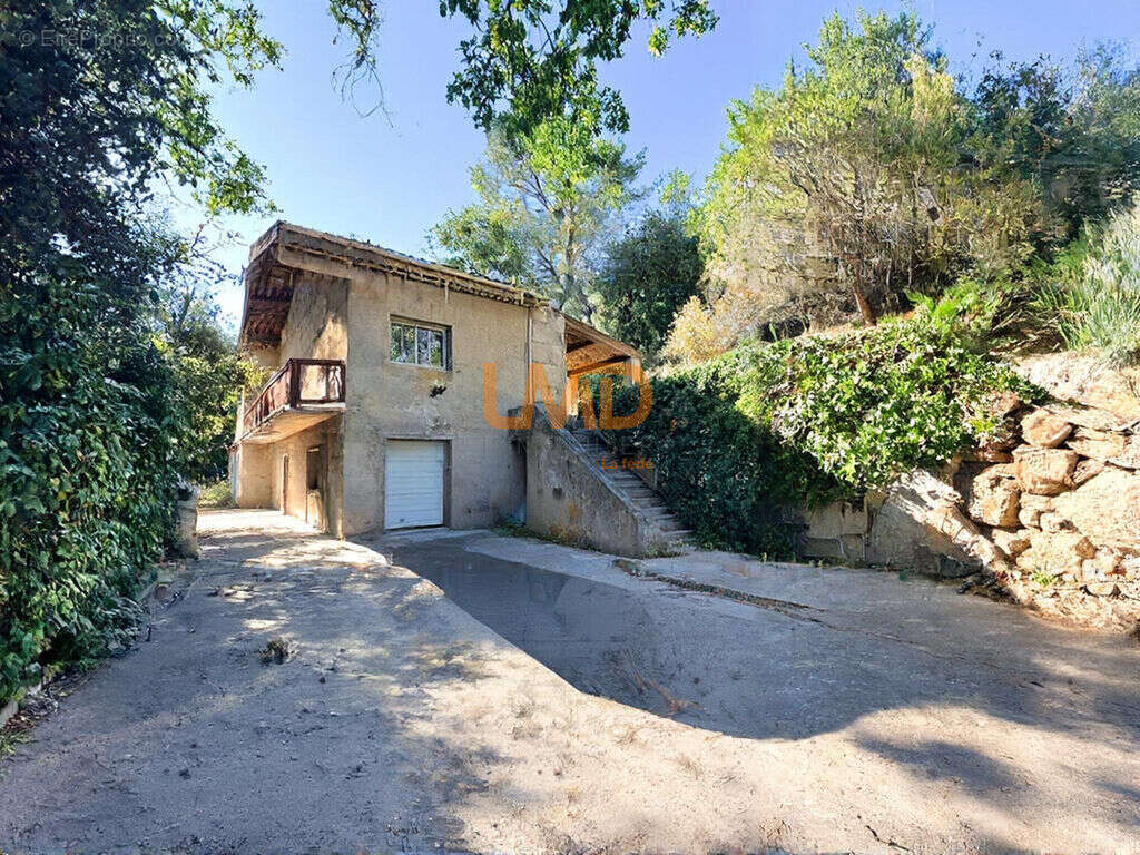 Callas Var – Maison 4 chambres, 1917 M² et beau potentiel - photo 2