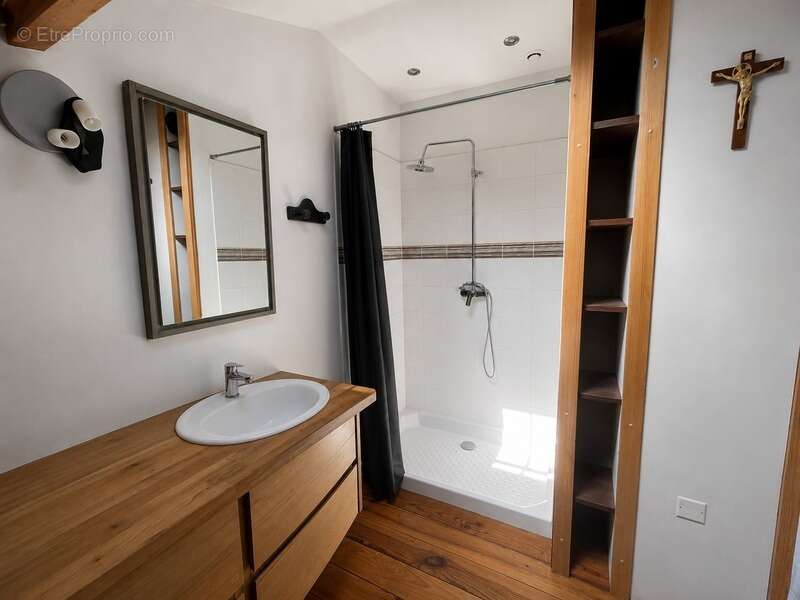 Maison de charme avec deux granges et cour intérieur 1370 m2 - photo 21