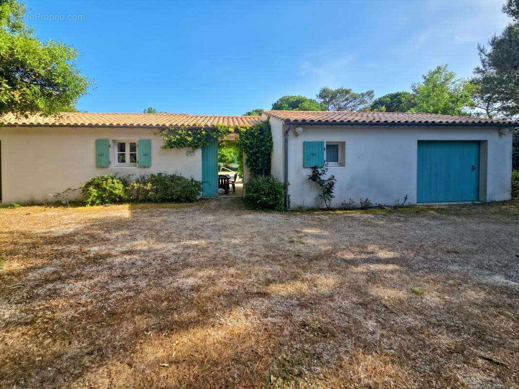 Maison à LES PORTES-EN-RE