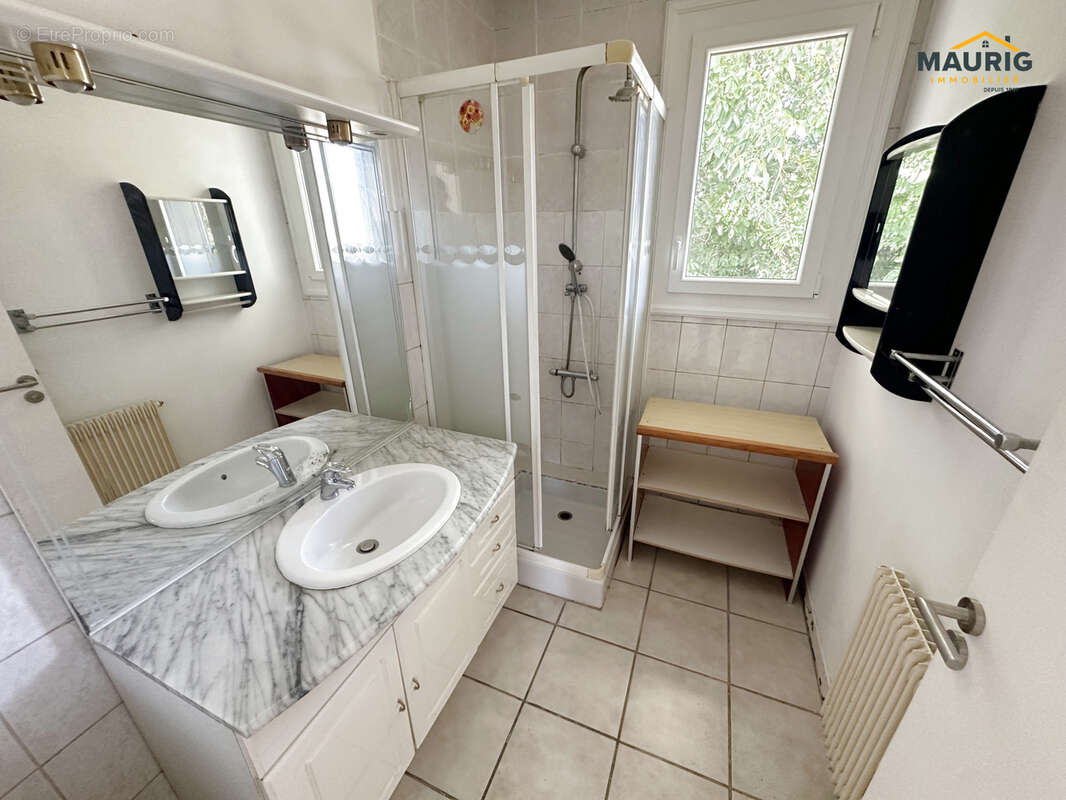 Maison 3 chambres jardin et garages 47200 VIRAZEIL - photo 7