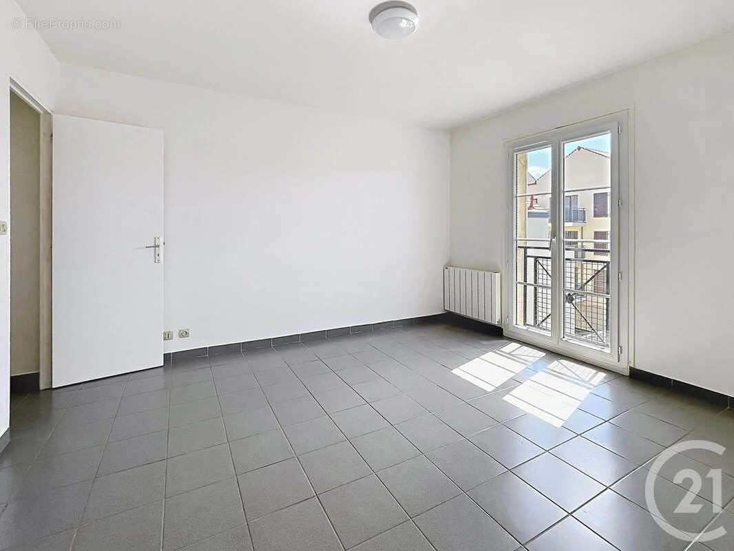 Appartement à BRIE-COMTE-ROBERT