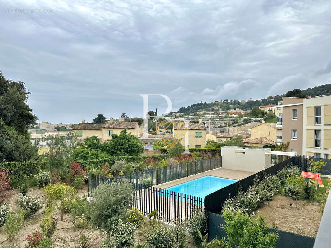 Appartement à SAINT-LAURENT-DU-VAR