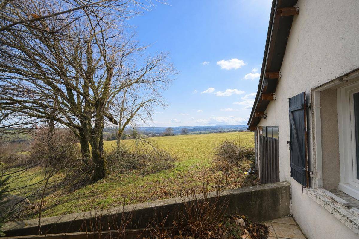 Maison à COMPS-LA-GRAND-VILLE