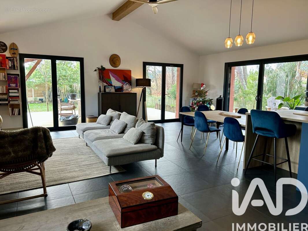 Photo 7 - Maison à VENDAYS-MONTALIVET