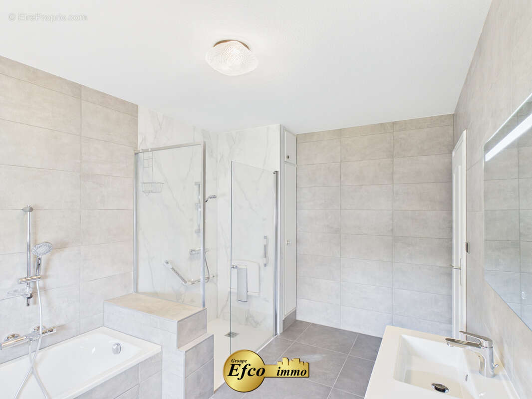Rare à Pfastatt, maison de plain-pied, Île-de-France, 7 pièces 180 m2 sur 8 ares de terrain avec possibilté ac - photo 7