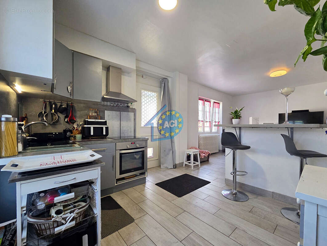 Maison à FOLLAINVILLE-DENNEMONT