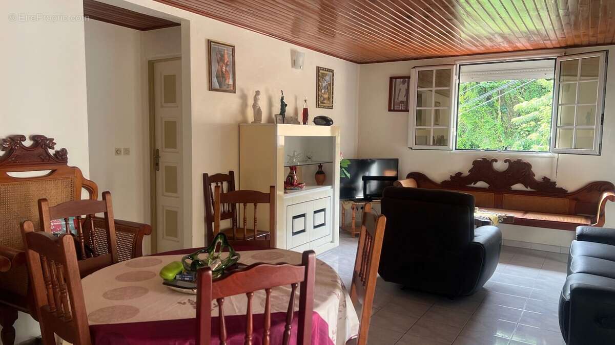Maison 113 m² à Riviere-Salee  - photo 3