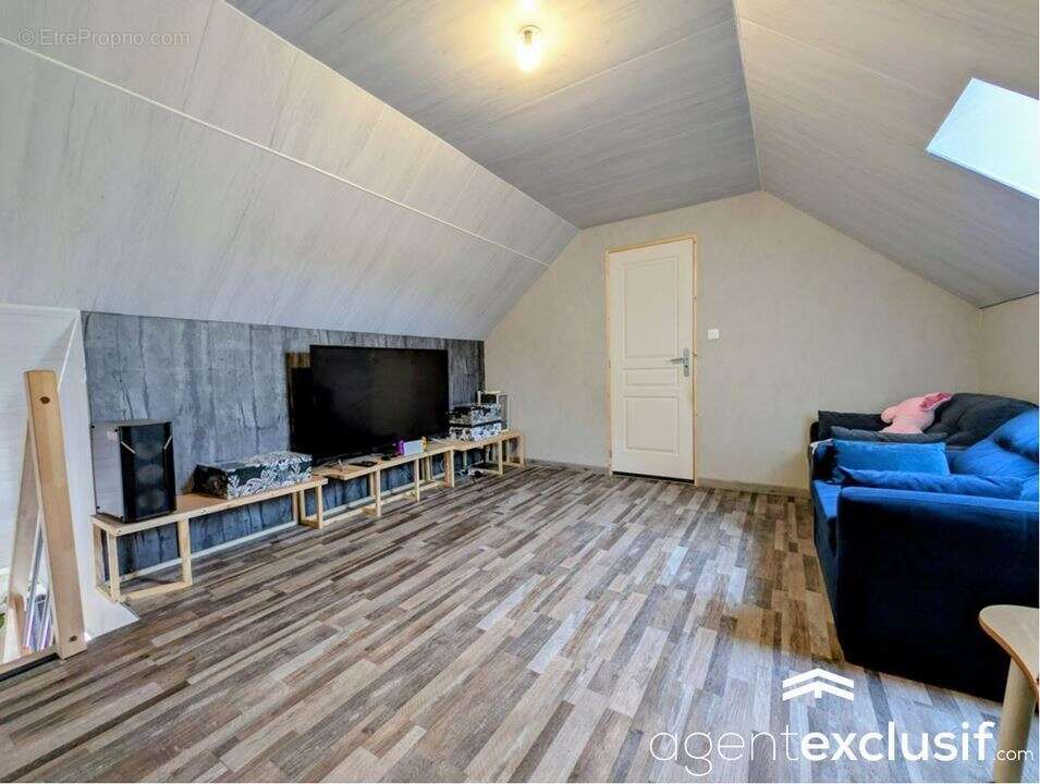 Maison 157 m² à Nadaillac  - photo 9