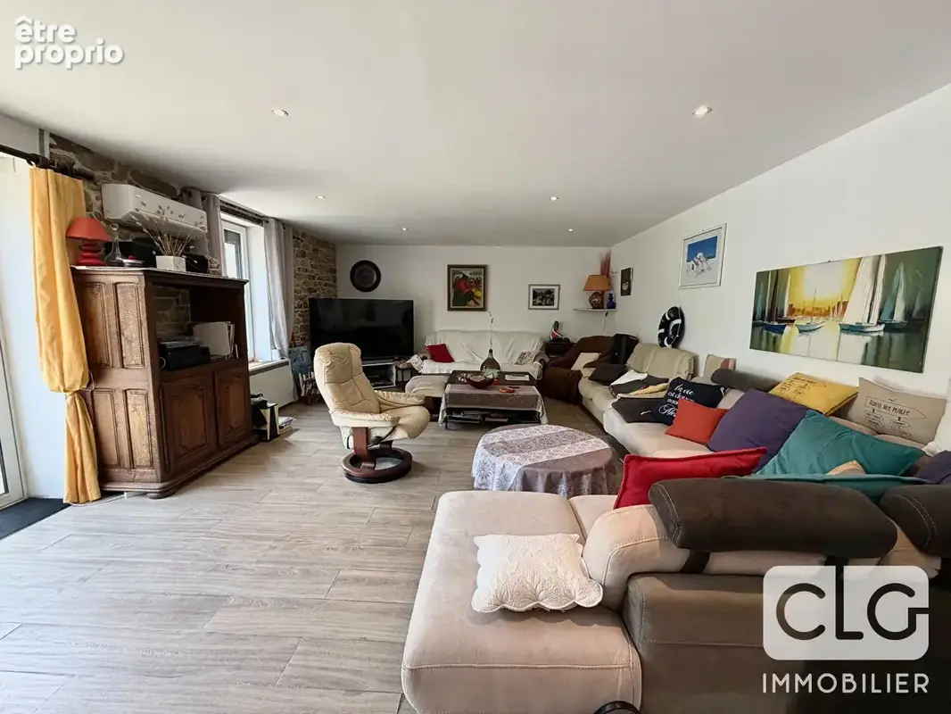 Maison Saint Evarzec 8 pièce(s) 255.95 m2 (dont 1 2 pièces et 1 studio) - photo 7