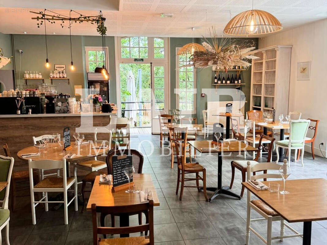 Commerce à SAINT-LEONARD-DES-BOIS