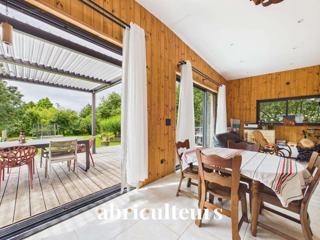 Belle maison contemporaine de 120 m² dans la verdure en vente à Les Touches (44390) - photo 5