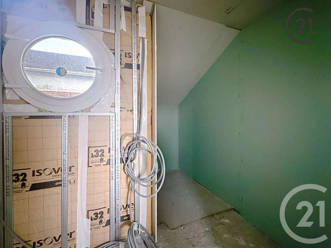 Maison à SAINT-JULIEN-LES-VILLAS