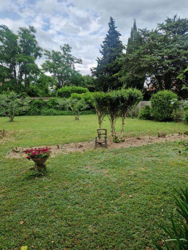 Charme, authenticité et potentiel pour cette belle maison de 90 m² + 50 m² de remise sur un terrain 690 m² constructible dans sa - photo 14