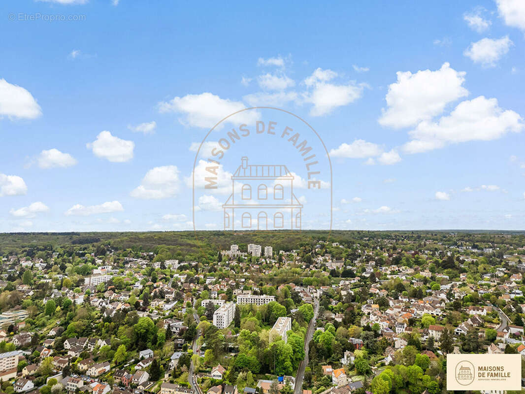 Maison à LA CELLE-SAINT-CLOUD