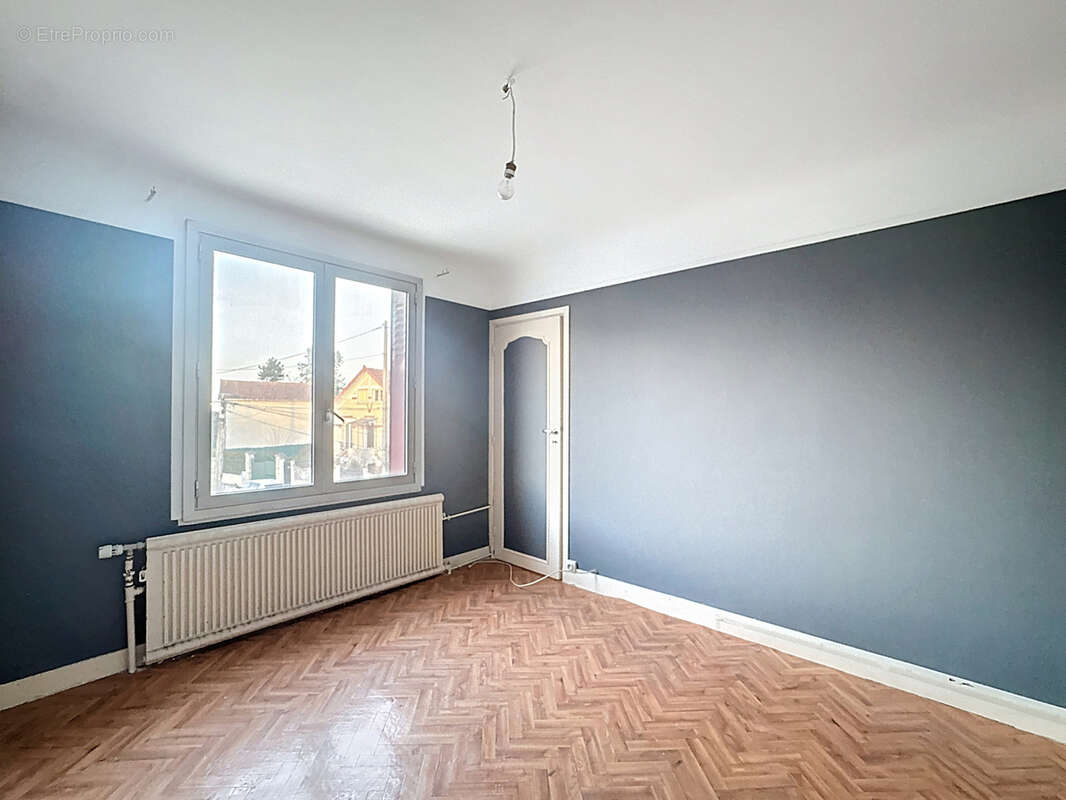 Maison à PARAY-VIEILLE-POSTE