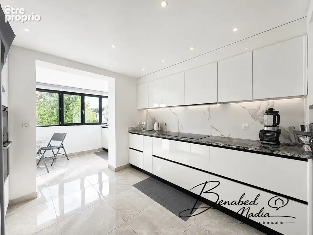 Maison à vendre 9 pièces FEYZIN (69) - photo 3