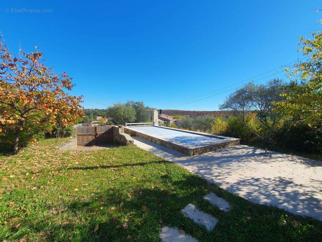 Maison à SAINT-PAUL-LE-JEUNE