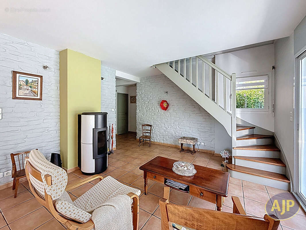 Maison à JOUE-SUR-ERDRE