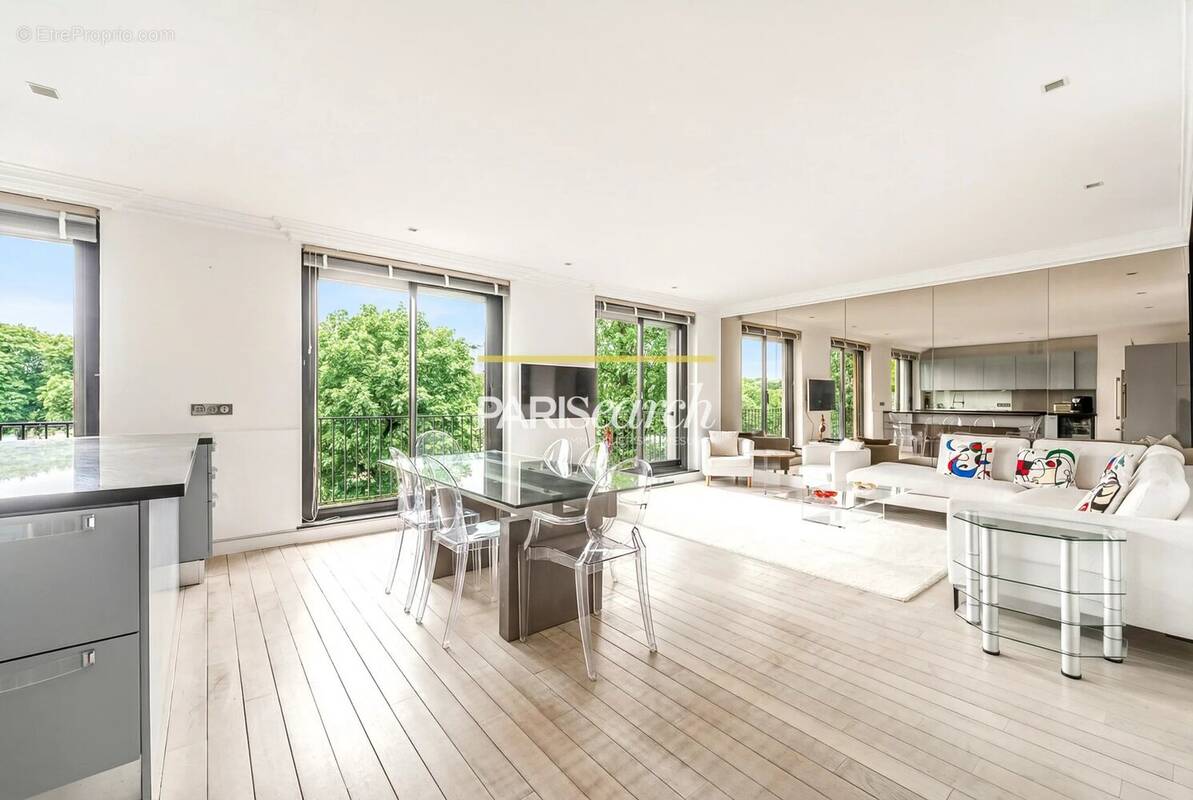 Appartement à NEUILLY-SUR-SEINE
