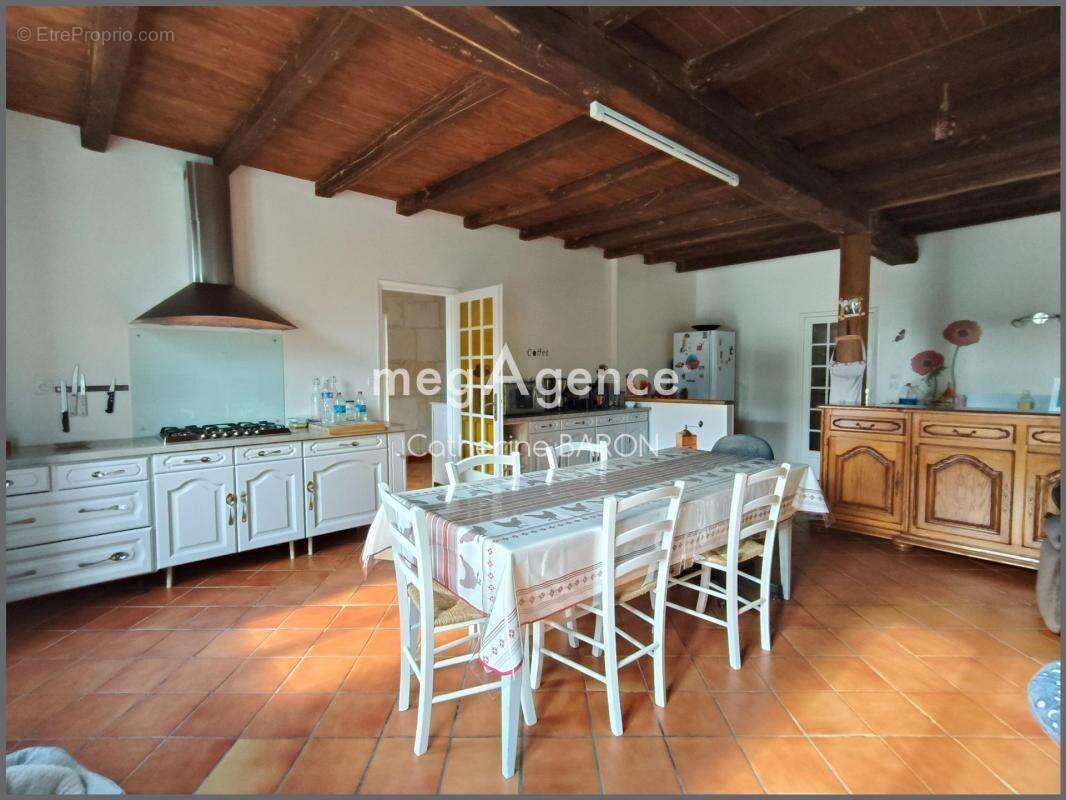 Maison en pierre 190m2 - 3 chambres - bureau - Jardin - photo 3