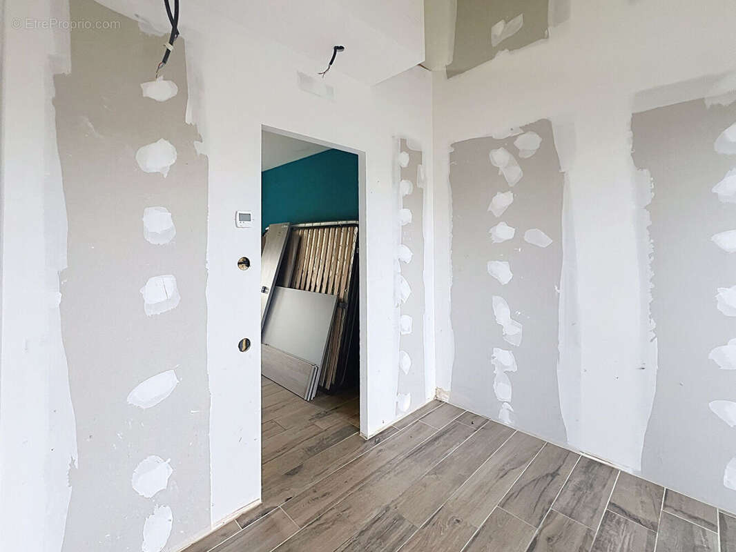 Maison à AMBILLOU-CHATEAU