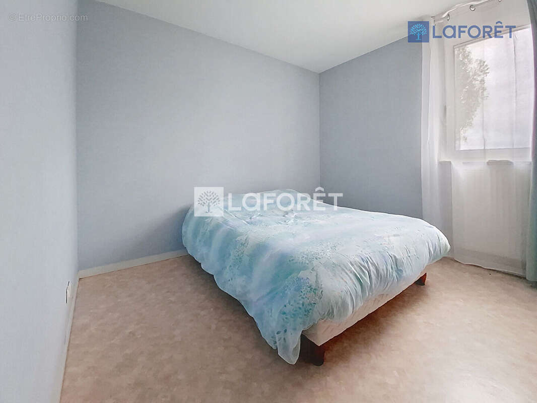 Appartement à SAINT-THIBAULT-DES-VIGNES