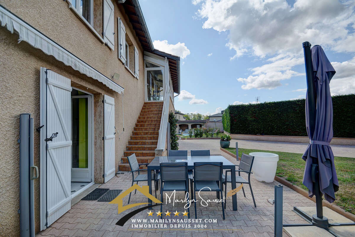 Maison à NEUVILLE-SUR-SAONE