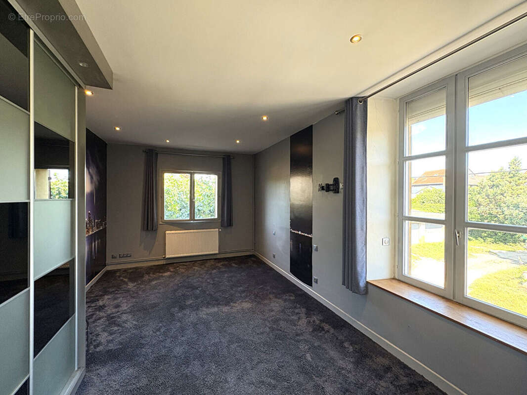 Maison à CHARLEVILLE-MEZIERES