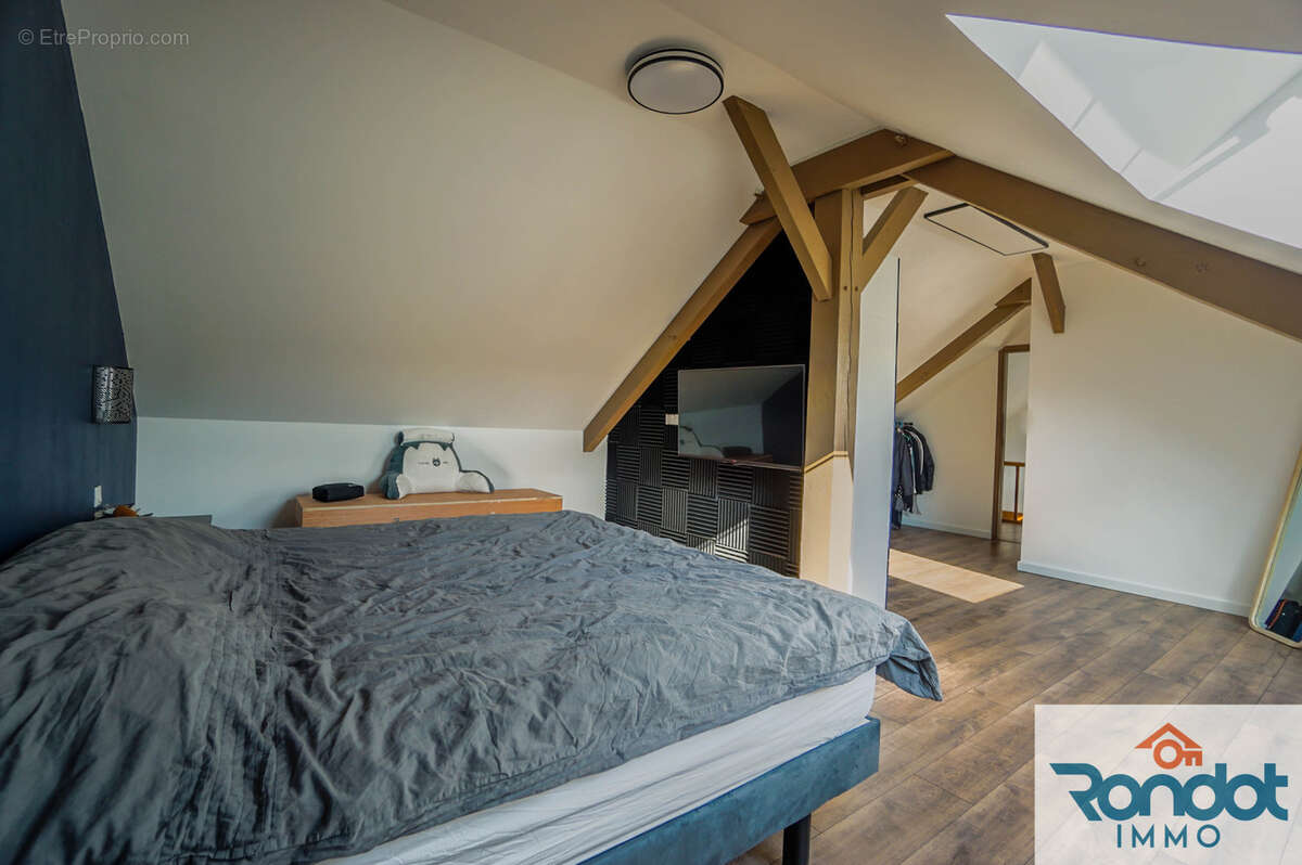 Maison à IS-SUR-TILLE