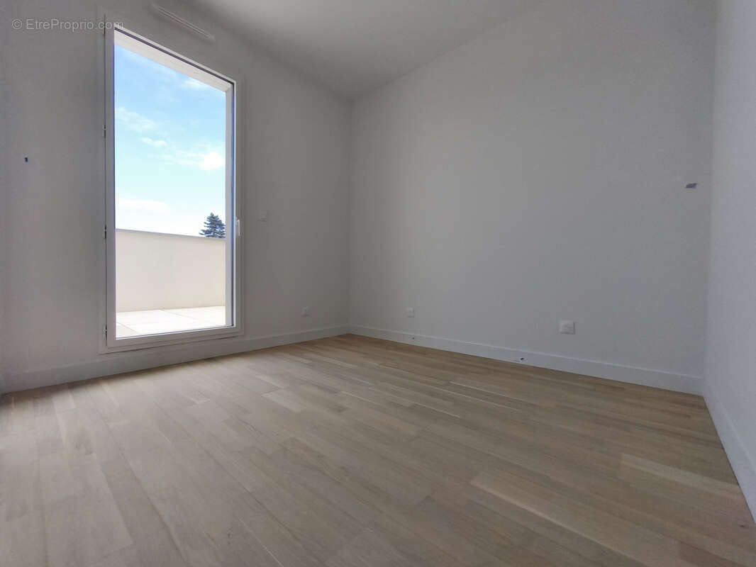 Appartement à PUSIGNAN