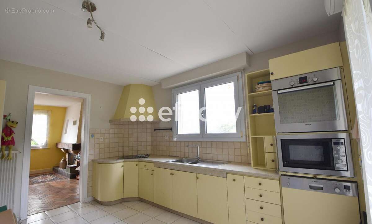 Maison à SAINT-URBAIN