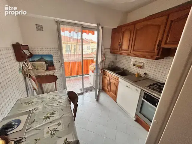 Menton - 3 pieces 77 m2 -  grand garage ferme en sus - photo 2