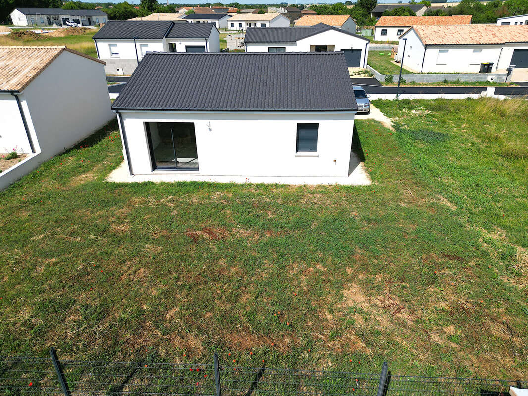 Maison à NEUVILLE-DE-POITOU