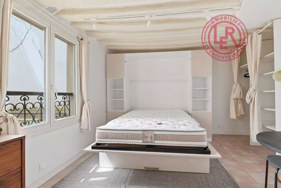 Appartement à PARIS-3E
