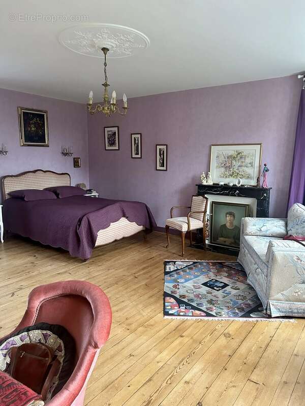 Maison à DOMJEAN