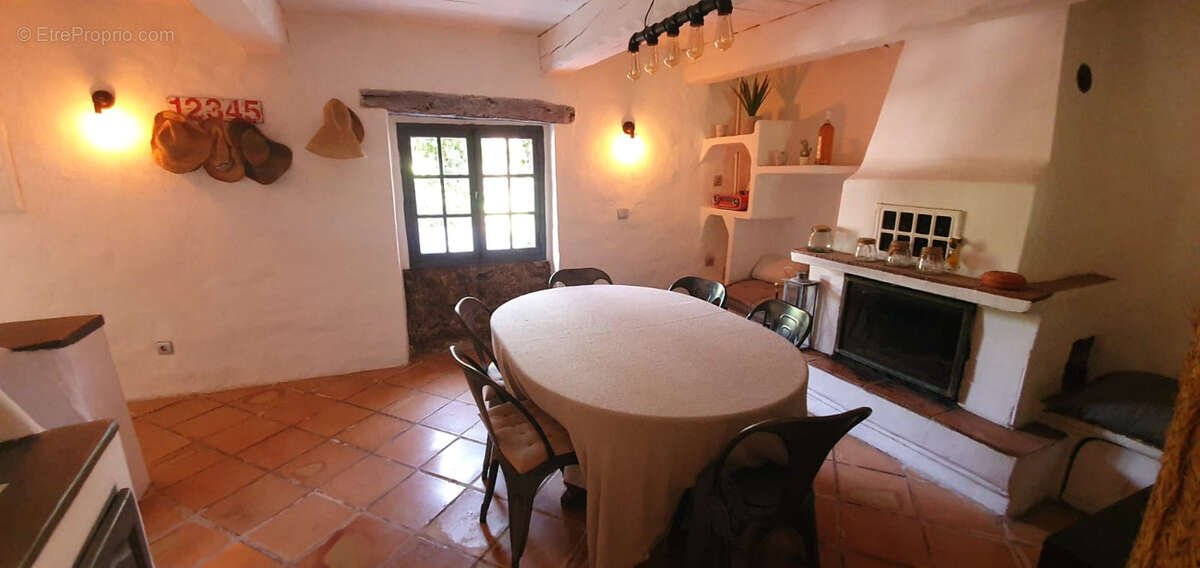 Maison à PLAN-DE-LA-TOUR