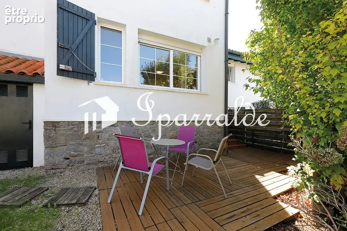 CENTRE-VILLE   T3 72 m2 avec terrasse, jardin et caves - photo 3
