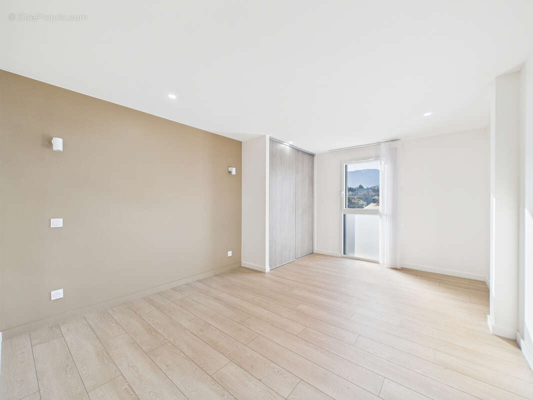 Appartement à SAINT-JEOIRE-PRIEURE