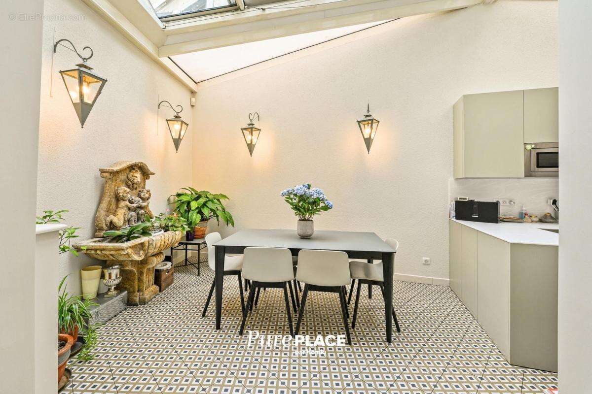Maison à PARIS-17E