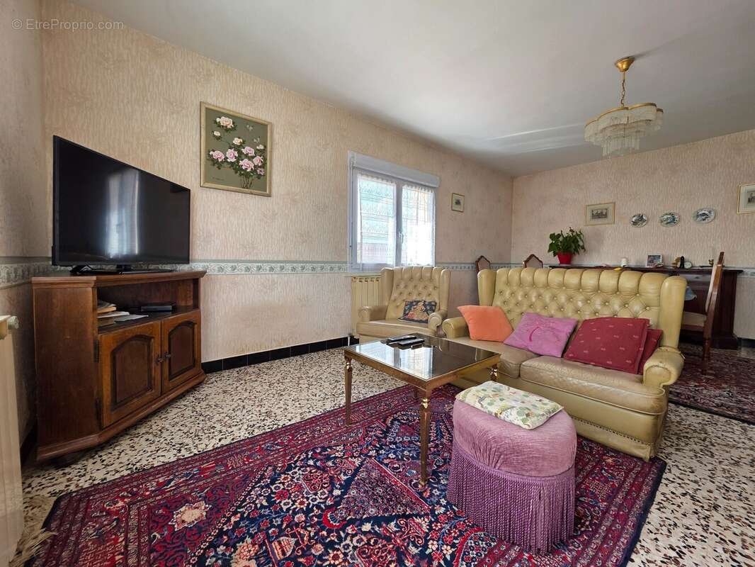 Maison à SAINT-ETIENNE-EN-BRESSE