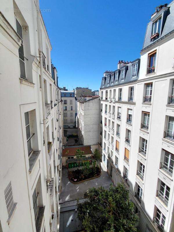 Appartement à PARIS-17E